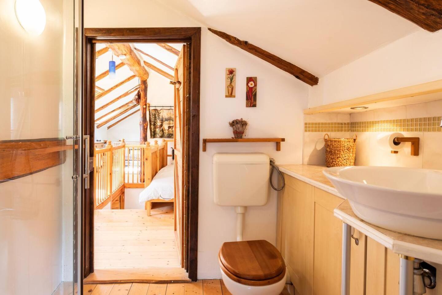 Holiday Home Katric Kamno Exterior photo