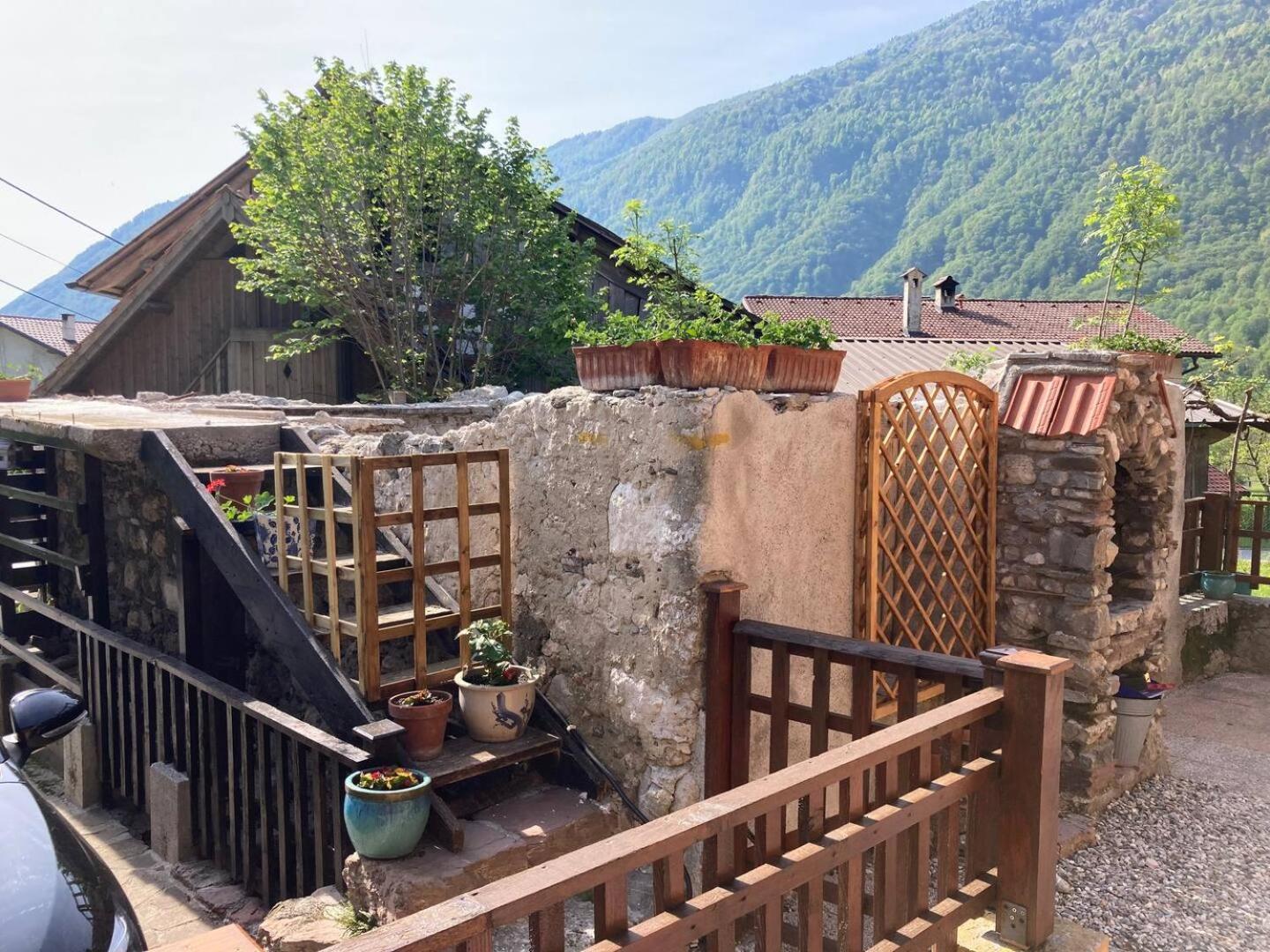 Holiday Home Katric Kamno Exterior photo