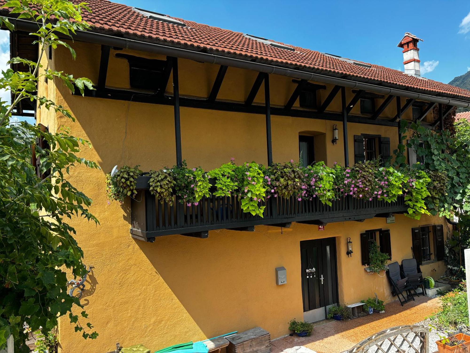 Holiday Home Katric Kamno Exterior photo