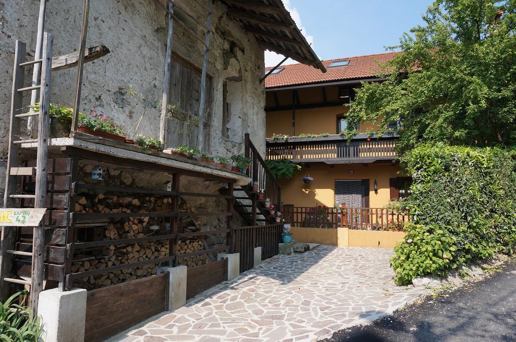 Holiday Home Katric Kamno Exterior photo